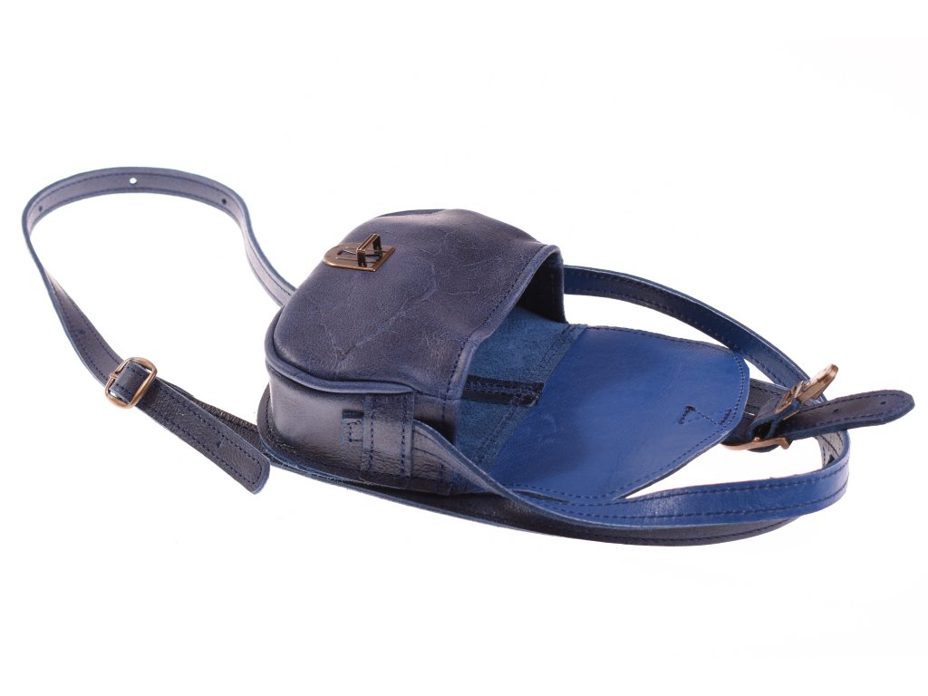 Detail kožené kabelky Dášenka