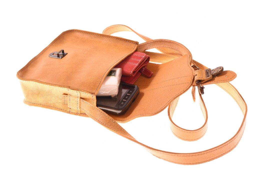 Detail lakované kožené kabelky Ája