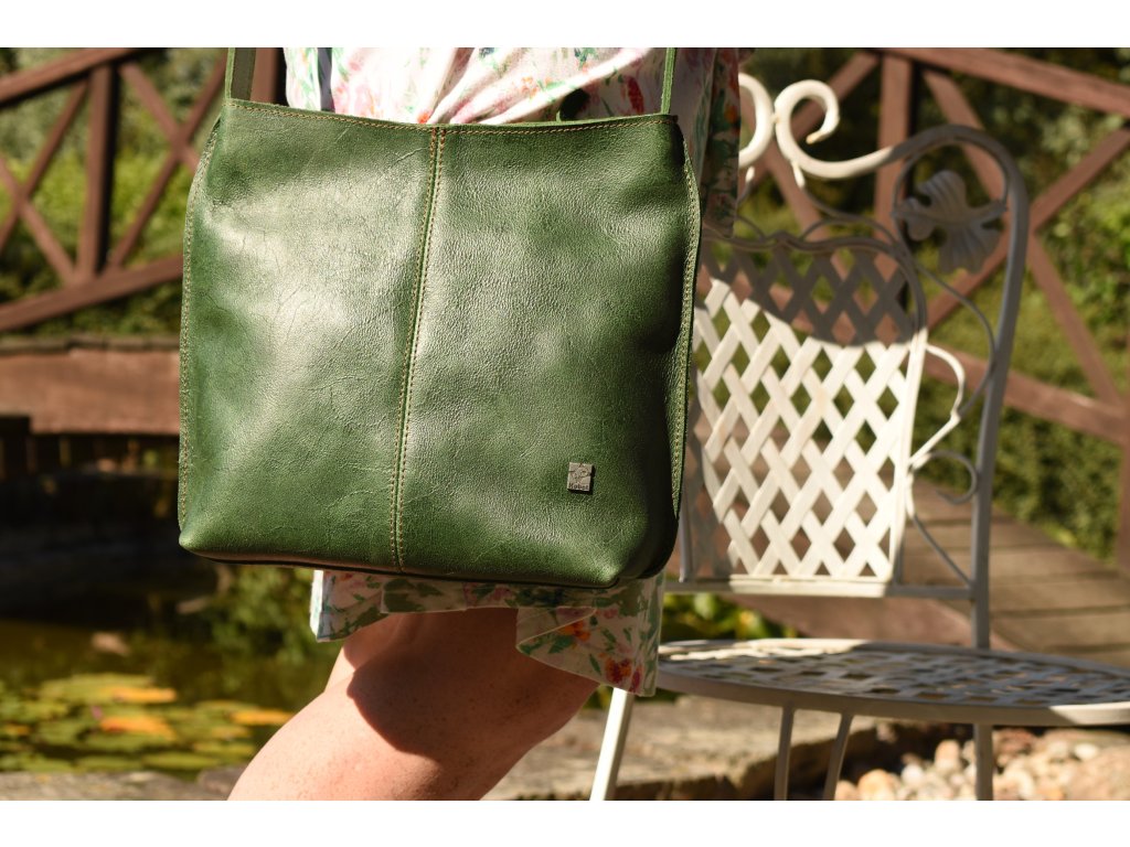 Kožená kabelka přes rameno Fiala