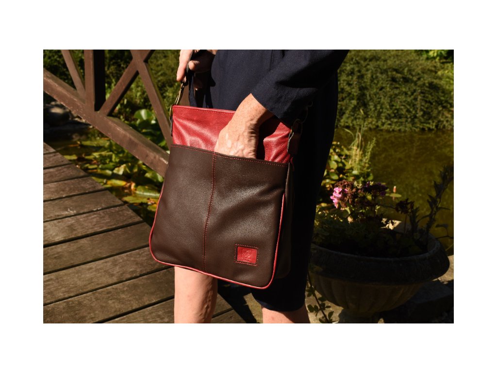 Kožená kabelka se dvěma popruhy Amálka