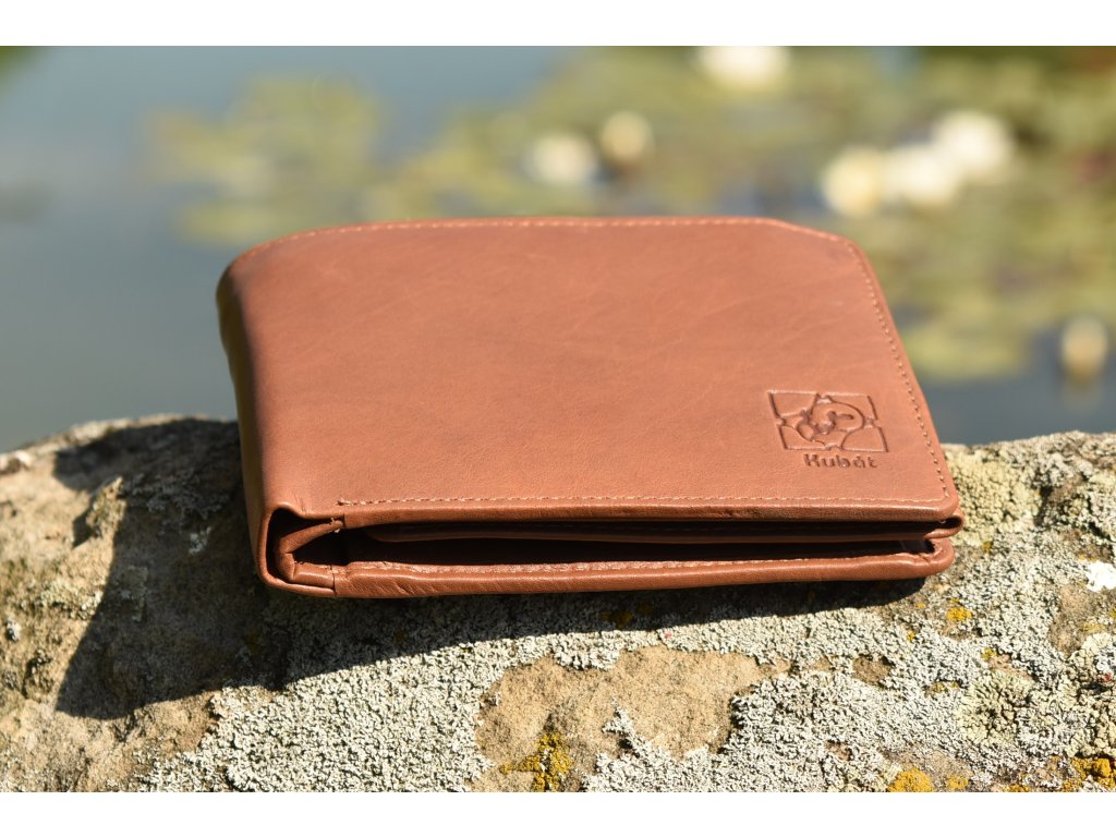 Interiér pánské kožené peněženky KUBÁT – hnědá