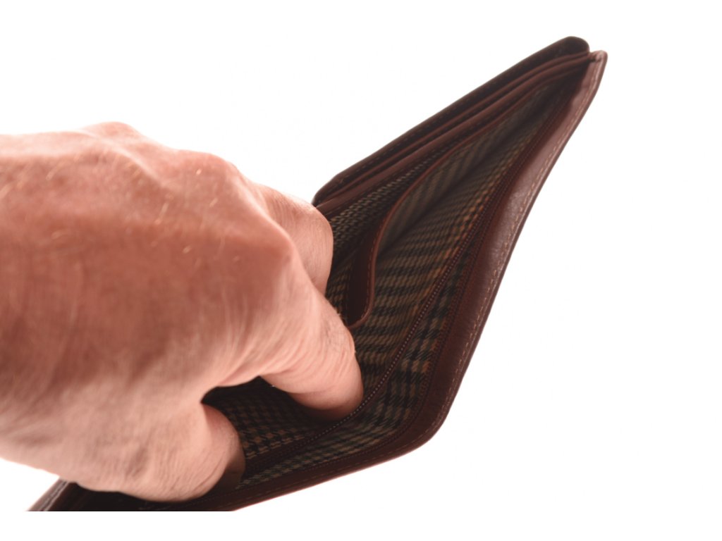 Zpracování kůže pánské peněženky KUBÁT – hnědá
