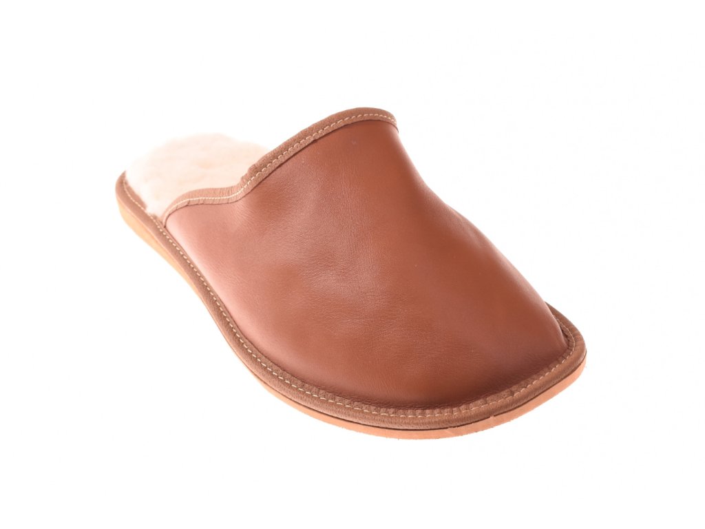 Kožené pantofle s protiskluzovou podrážkou