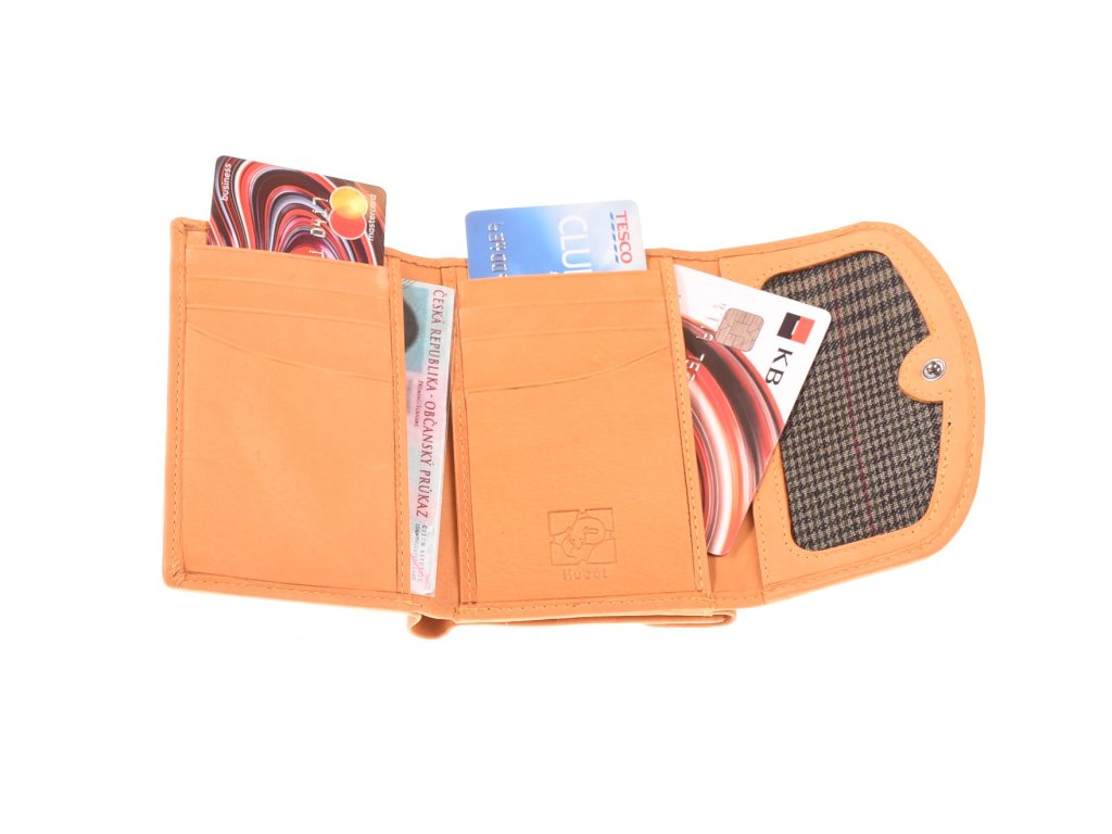 Interiér dámské peněženky KUBÁT – přehledné členění