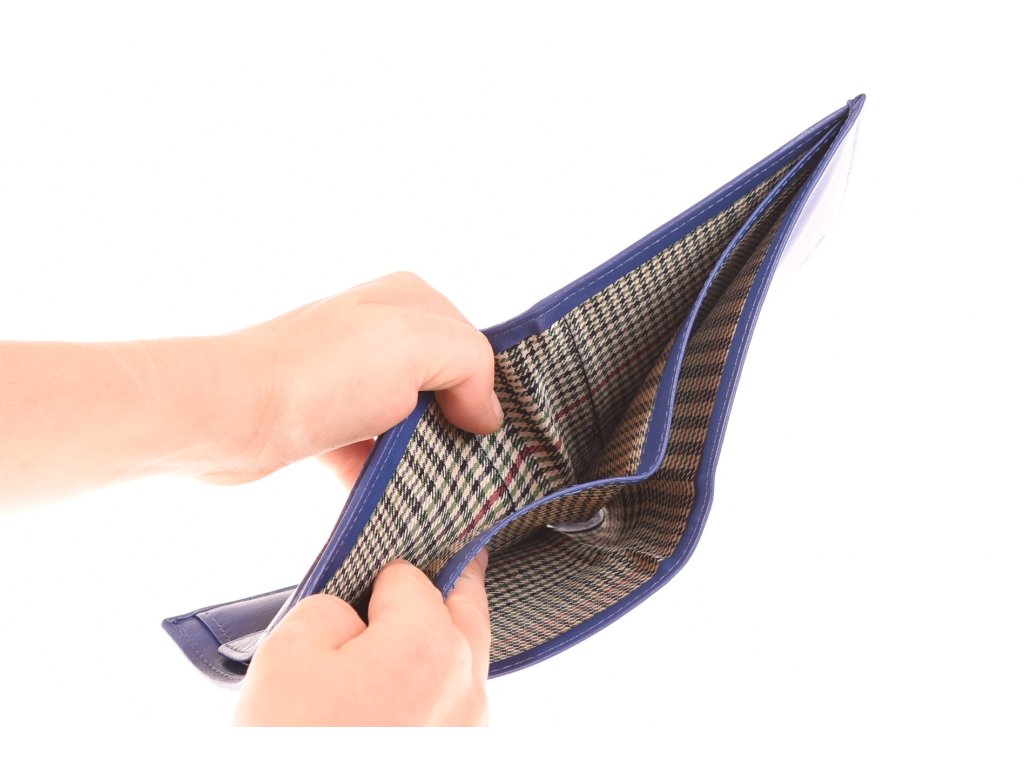 Zpracování kůže pánské luxusní peněženky KUBÁT