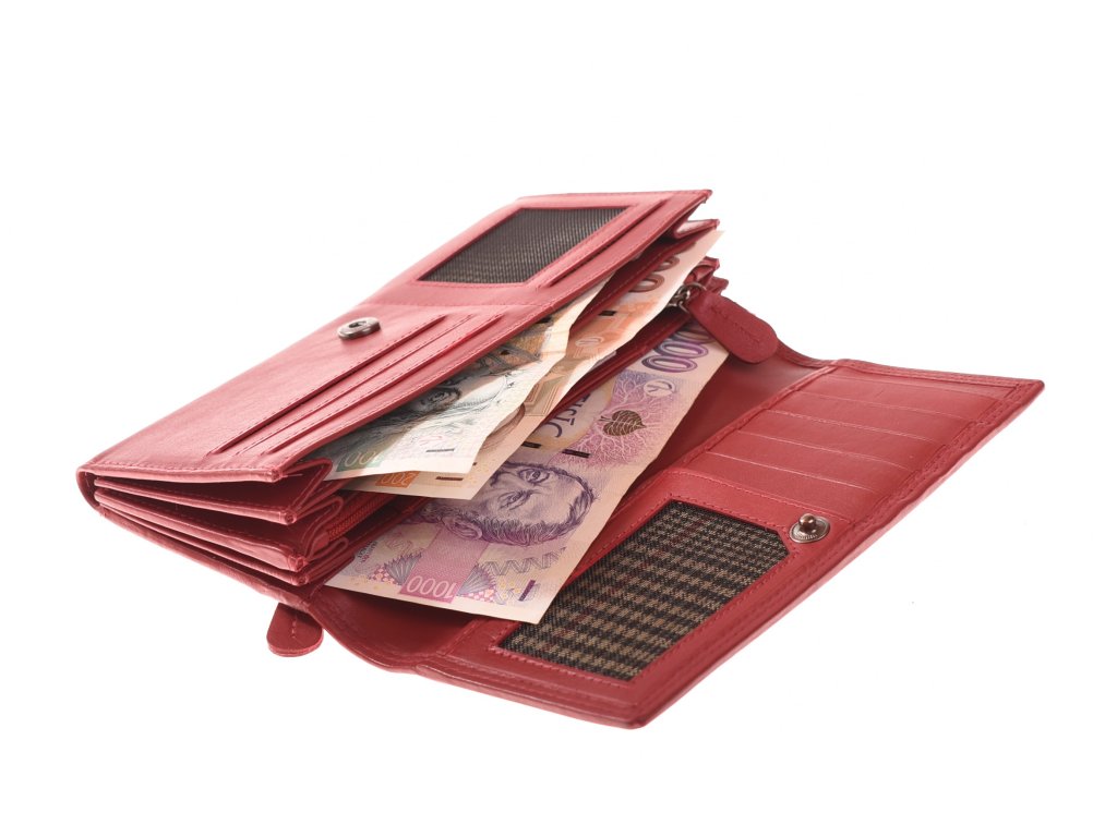 Detail lakované teletiny peněženky KUBÁT – ruční výroba