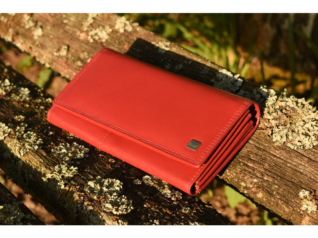 Interiér dámské peněženky KUBÁT – luxusní uspořádání