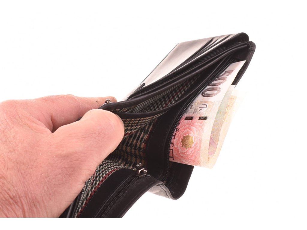 Detail olejované kůže pánské peněženky KUBÁT – safari vzhled