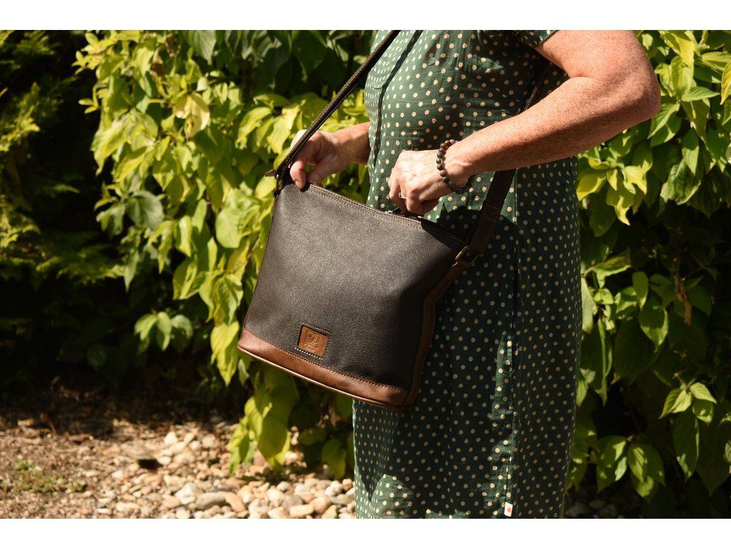 Detail kožené kabelky Barbora