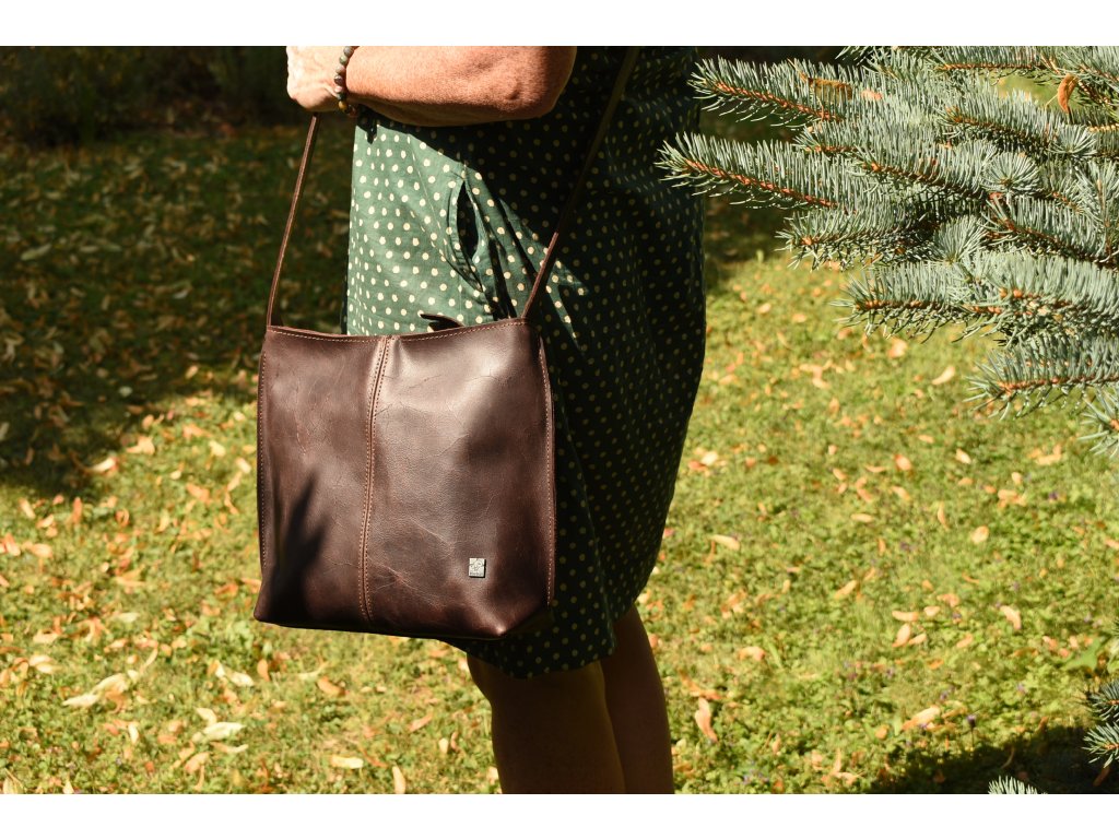 Kožená kabelka přes rameno Fiala