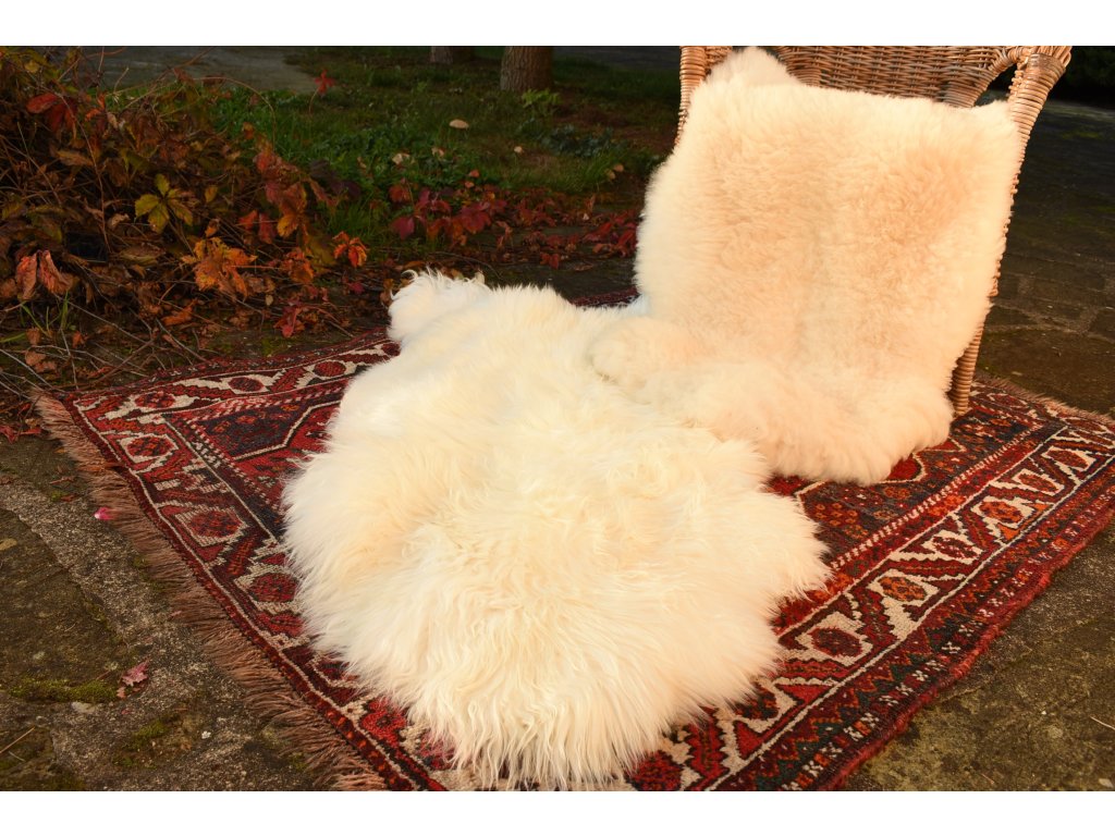 Přírodní kožešina KUBÁT ovce bílá