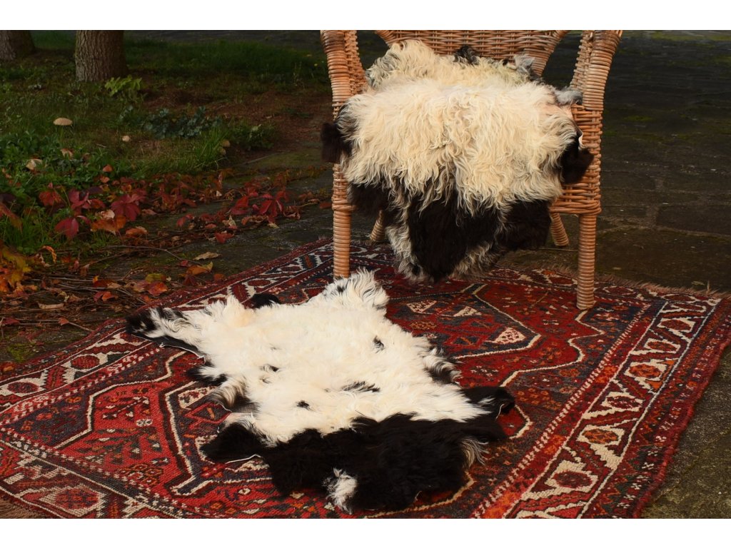 Přírodní kožešina KUBÁT ovce strakatá