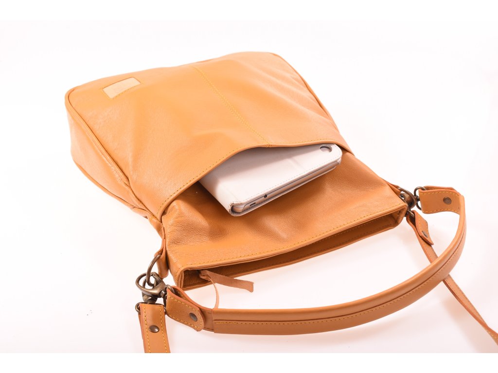 Detail kožené kabelky Amálka