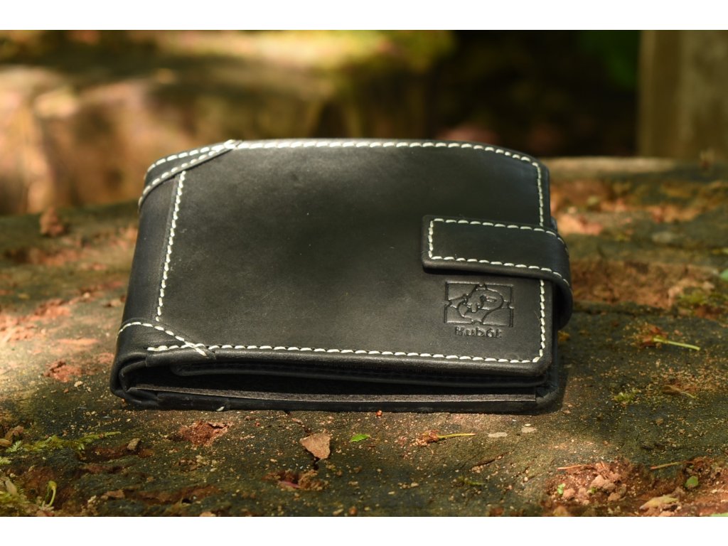Interiér pánské peněženky KUBÁT se zápinkou – členění kapes