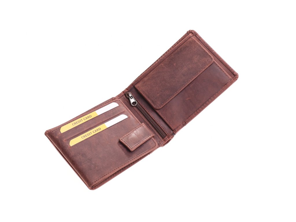 Detail broušené olejované kůže peněženky KUBÁT – safari vzhled