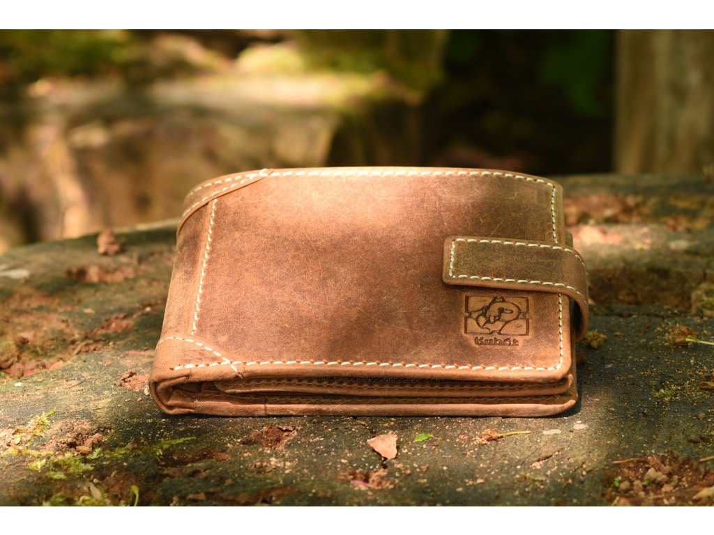 Interiér pánské peněženky KUBÁT se zápinkou – členění kapes