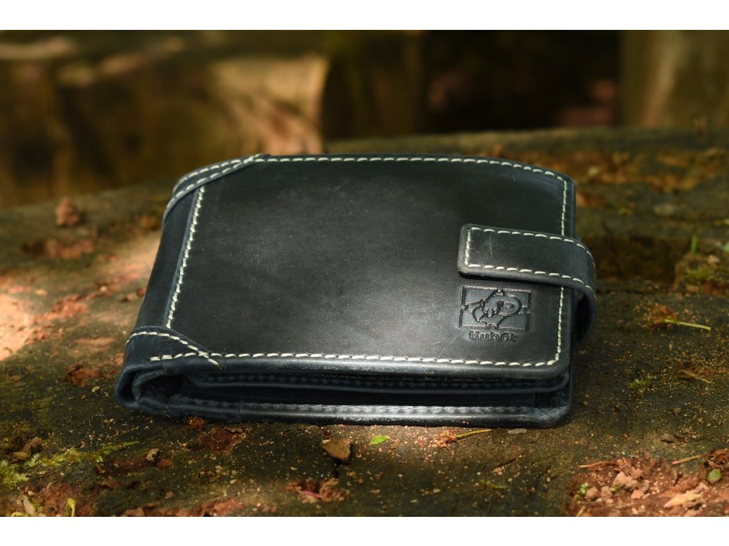 Interiér pánské peněženky KUBÁT se zápinkou – členění kapes