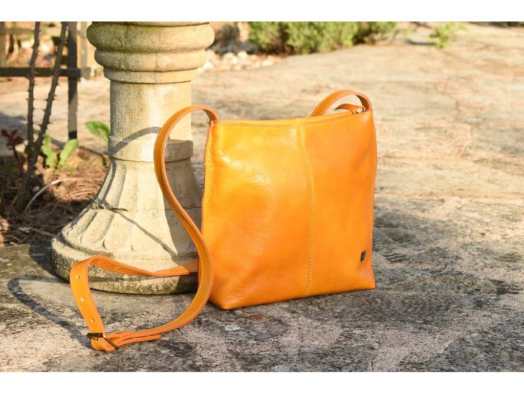 Detail dámské kabelky Fiala