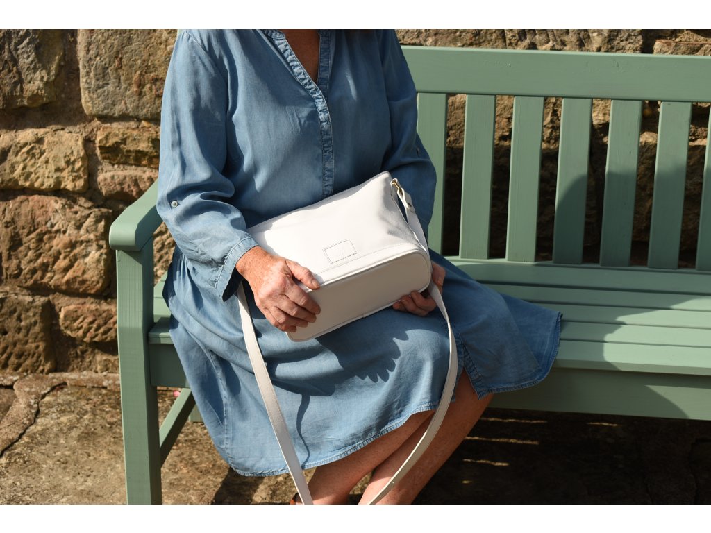 Detail kožené kabelky Barbora