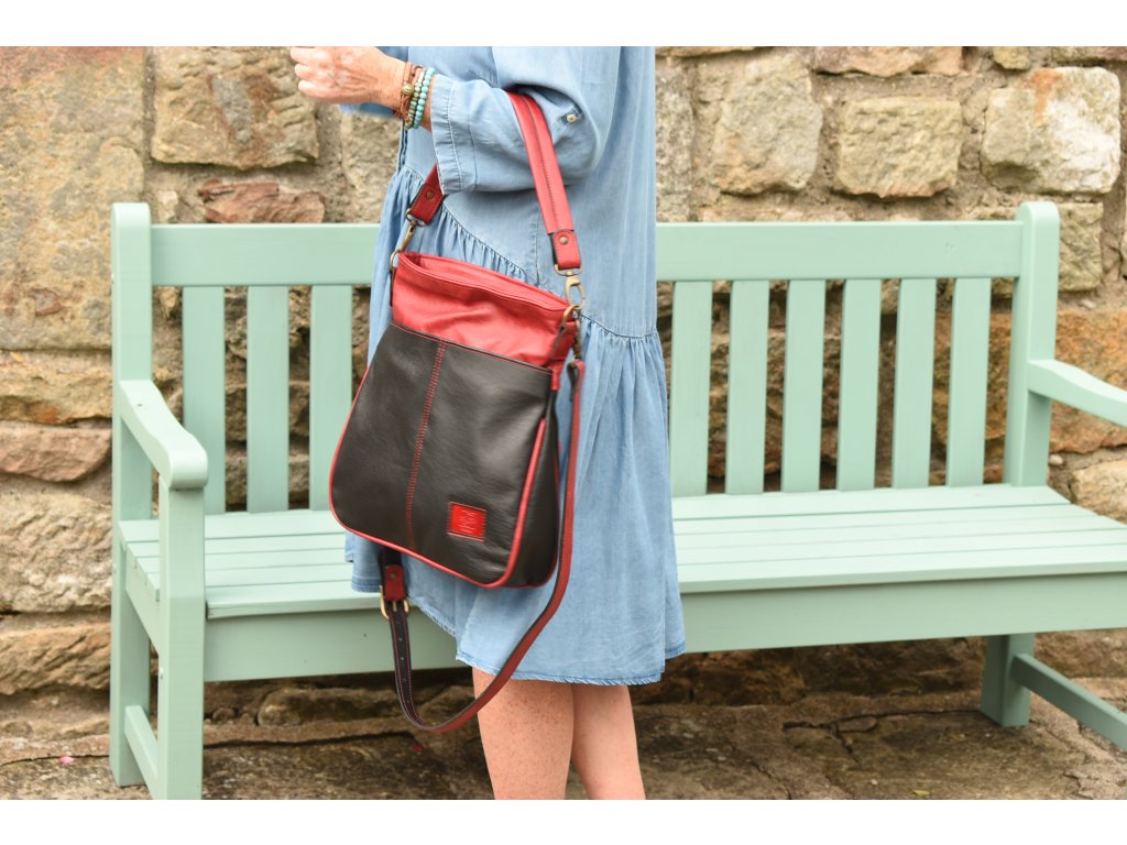 Kožená kabelka se dvěma popruhy Amálka