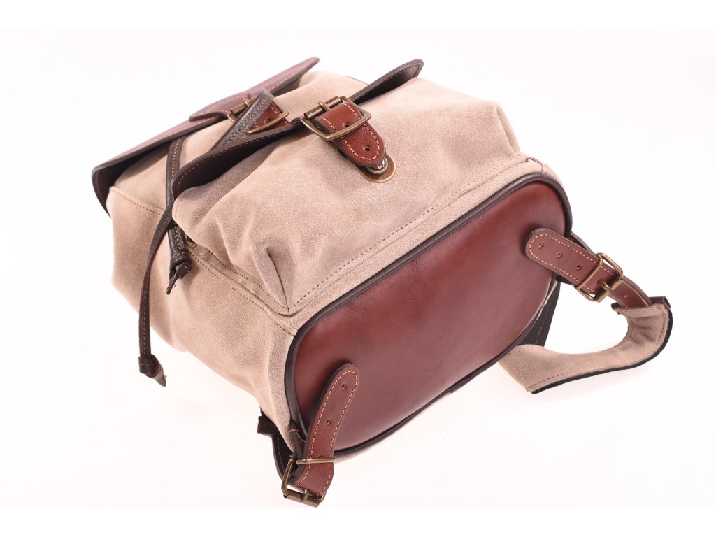 Detailní zpracování batohu