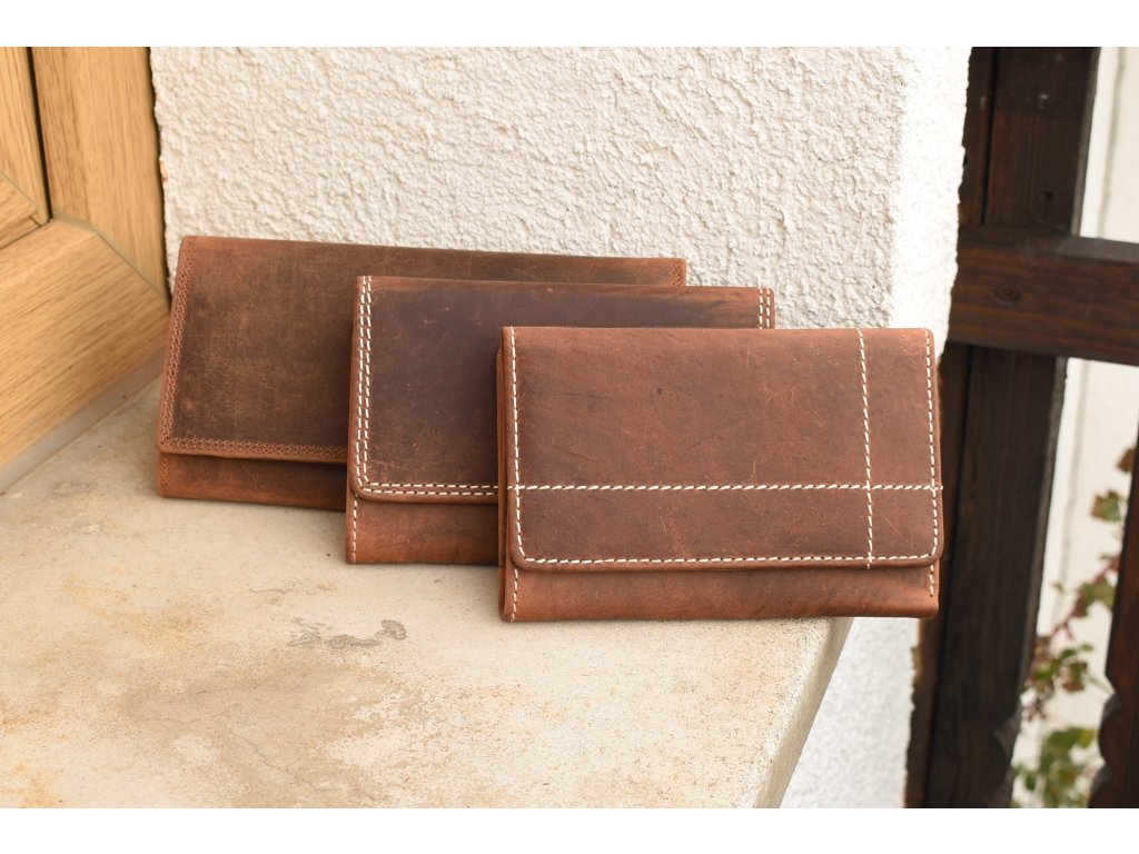 Kožená dámská peněženka s přihrádkami