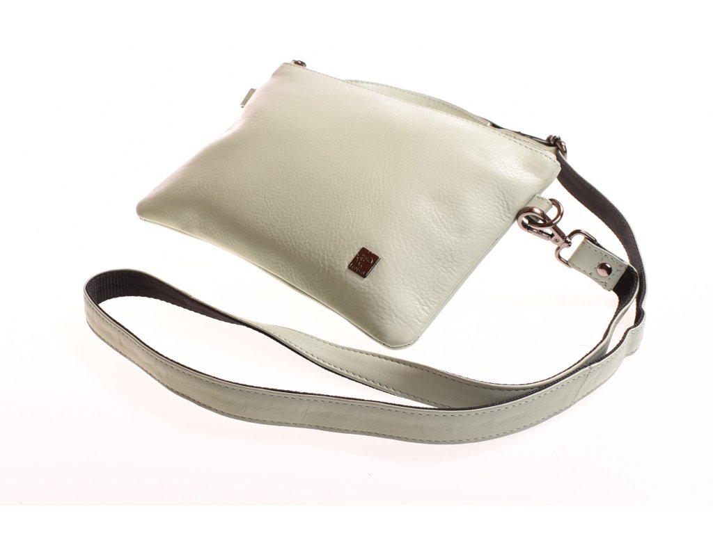 Detail koženého psaníčka Viky