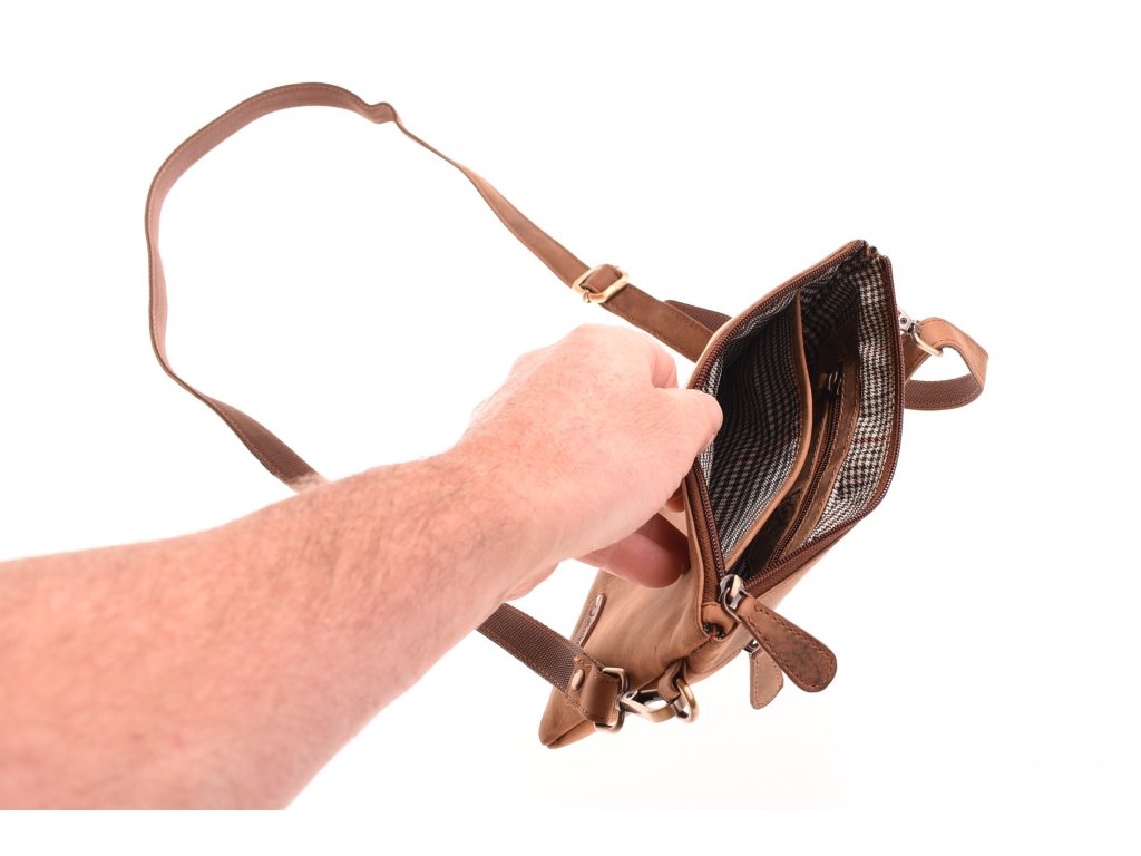 Detail koženého psaníčka Viky