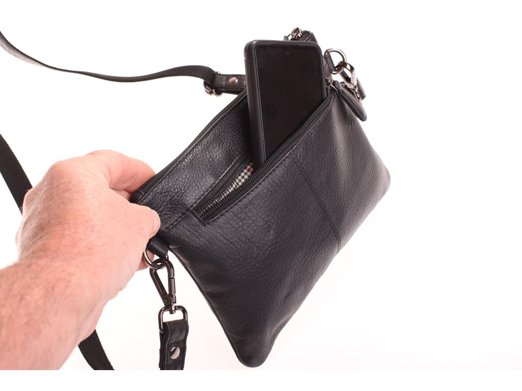 Detail koženého psaníčka Viky