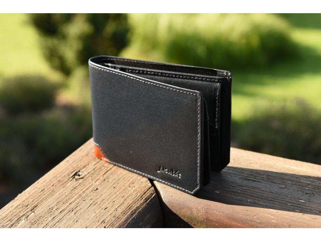 Interiér pánské kožené peněženky KUBÁT