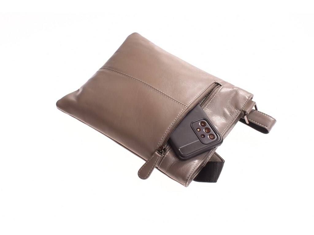 Detail kožené kabelky UNI