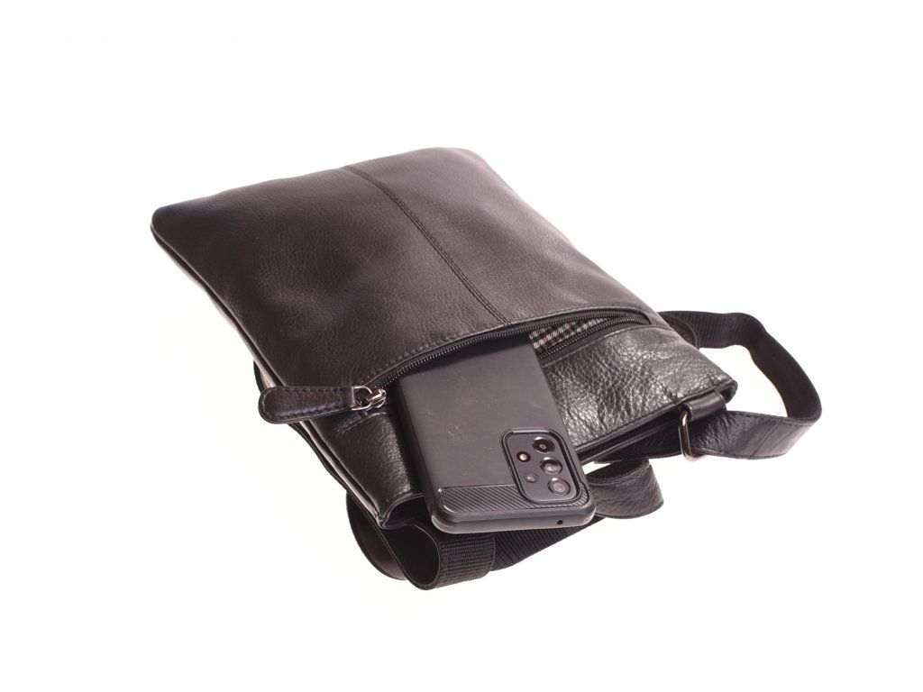 Detail kožené kabelky UNI