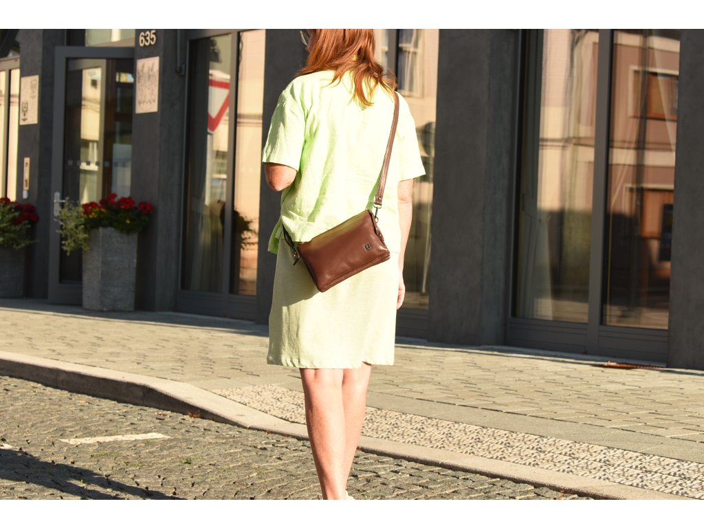 Detail kožené kabelky Anička Velká