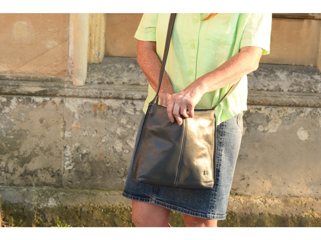 Detail dámské kabelky Fiala