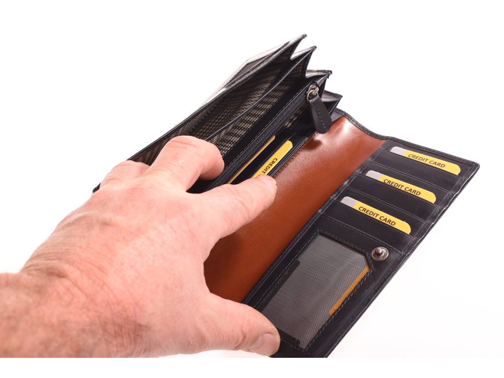 Zpracování kůže dámské peněženky KUBÁT – psaníčko