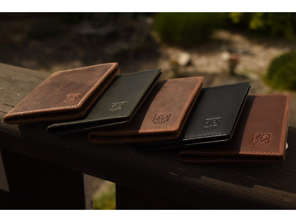 Ručně vyráběné kožené pouzdro na karty