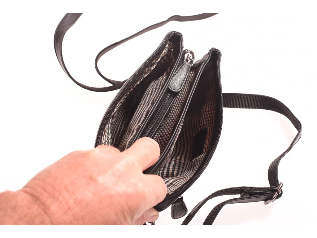 Detail kožené kabelky Anička Malá