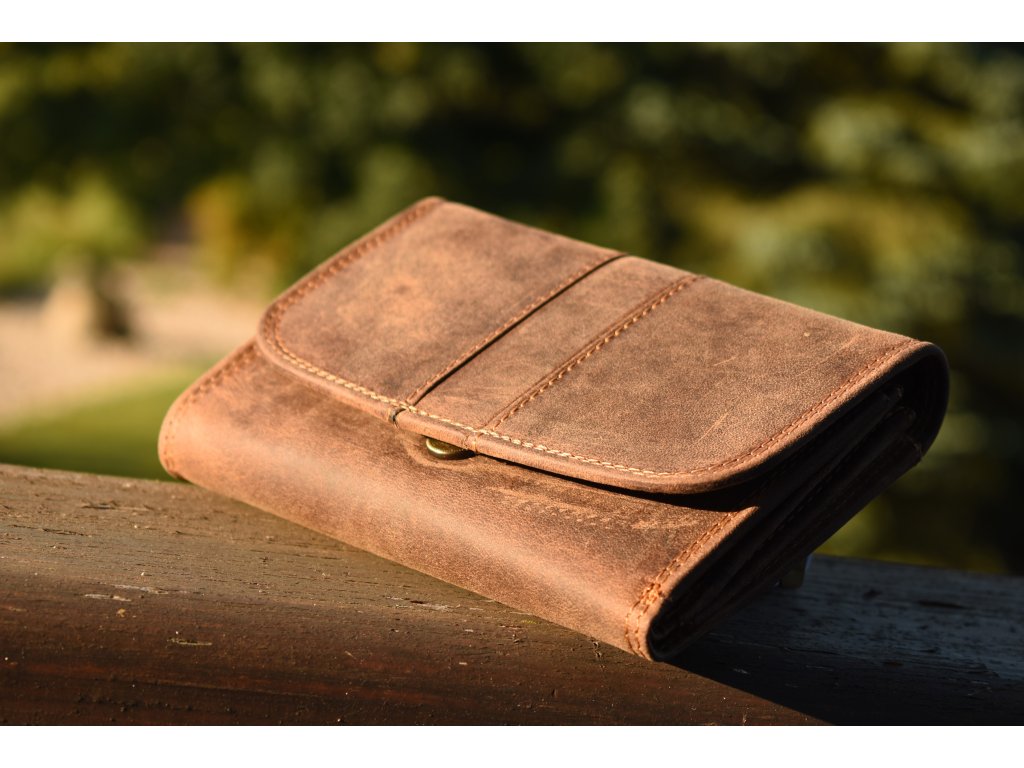 Detail peněženky Mary