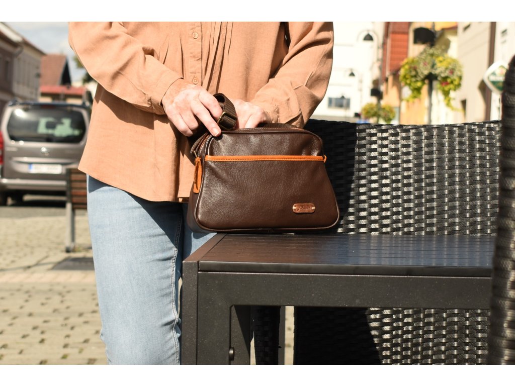 Kožená crossbody kabelka Julie