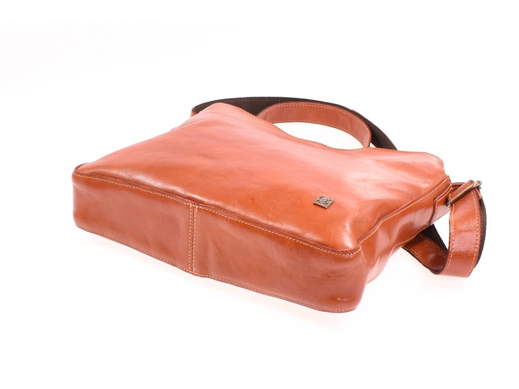 Detail kožené kabelky Lucinka