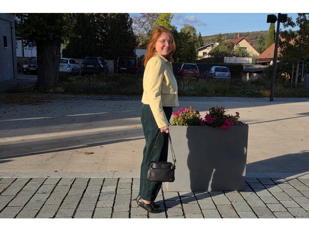 Detail dámské kožené kabelky Julie