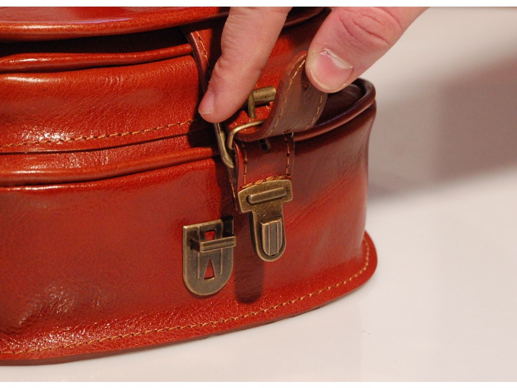 Kožená lovecká kabelka s přezkou