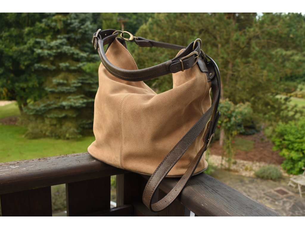 Kožená kabelka Jarka s popruhy a kapsami