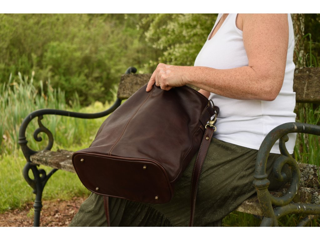 Kožená kabelka s dvěma popruhy Táňa