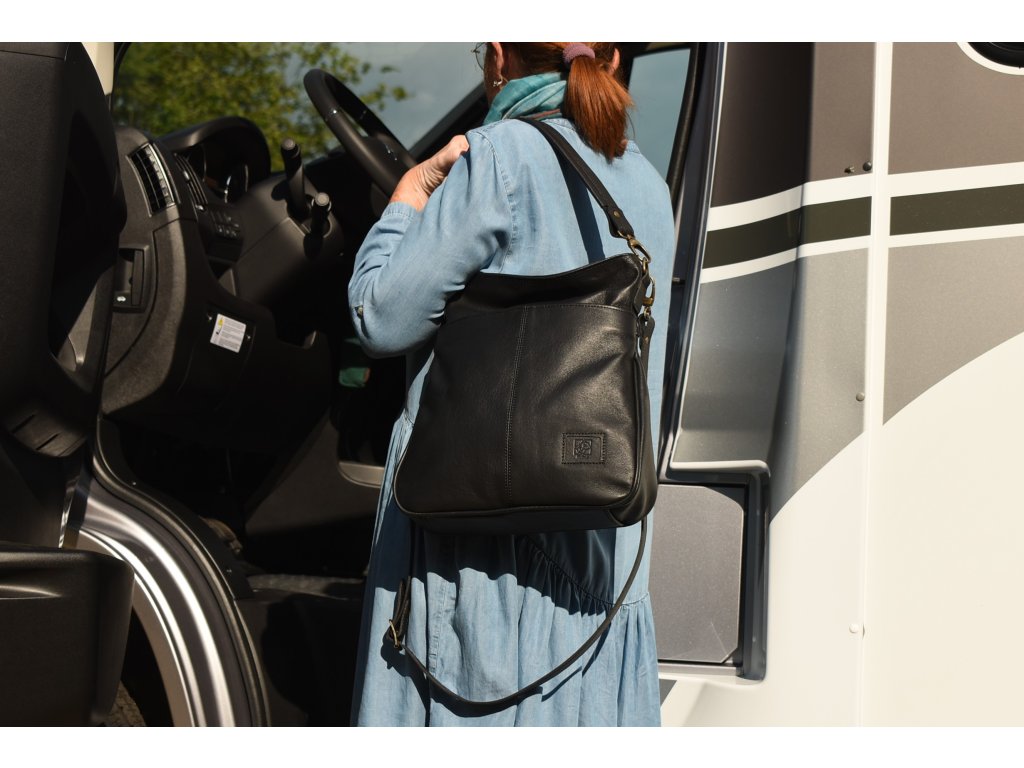 Kožená kabelka se dvěma popruhy Amálka