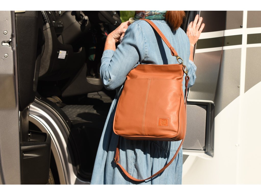 Kožená kabelka se dvěma popruhy Amálka