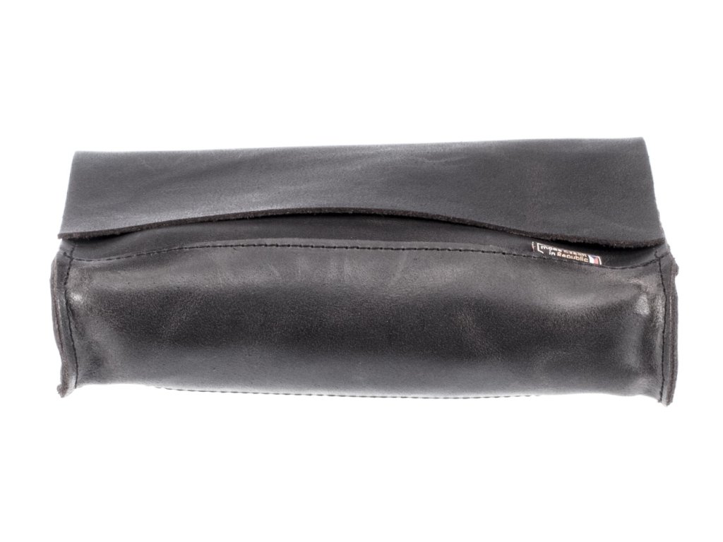 Detail kožené mošničky Dáda