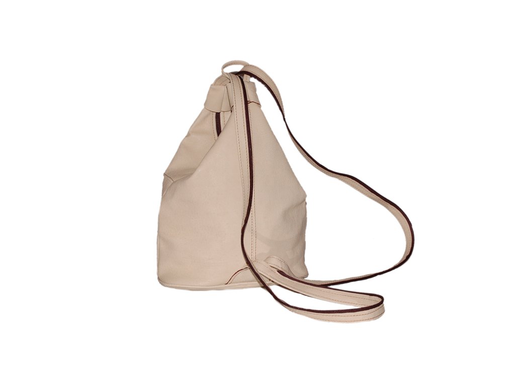 Detail kůže a šití – Gábina