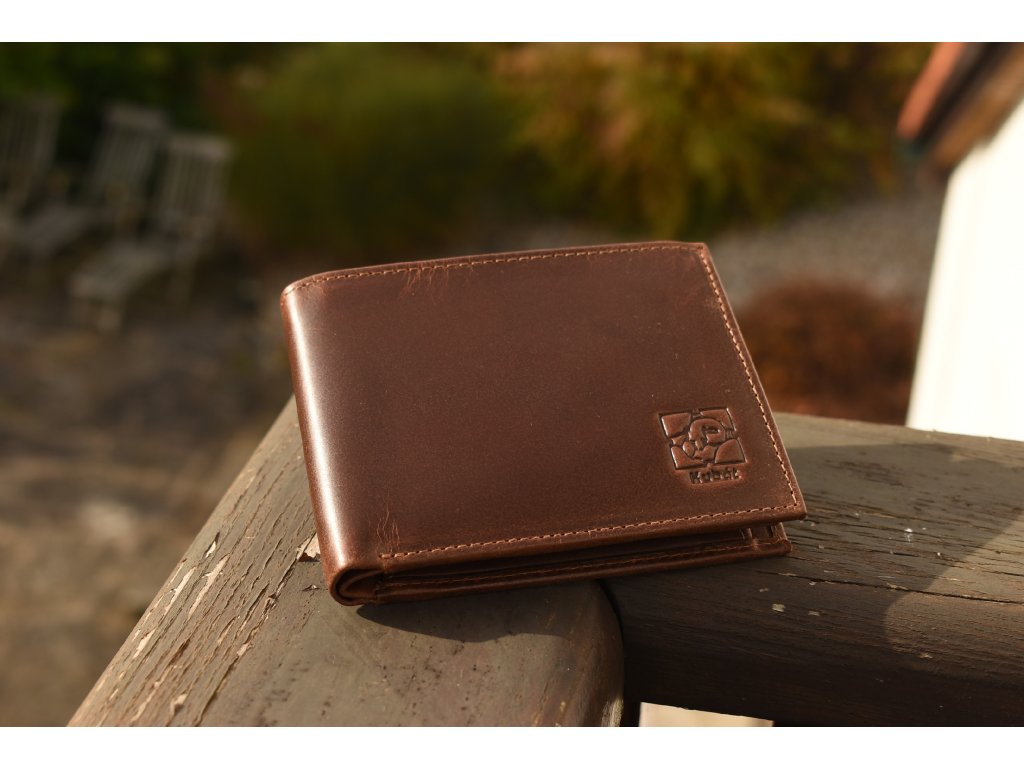 Interiér pánské peněženky KUBÁT se zápinkou